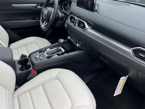 New 2025 MAZDA CX-5 AWD 2.5 S w/ Preferred Package image 17
