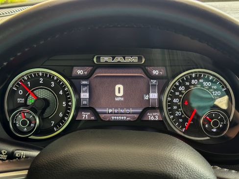 Used 2022 RAM 1500 Big Horn AWD/4WD image 19
