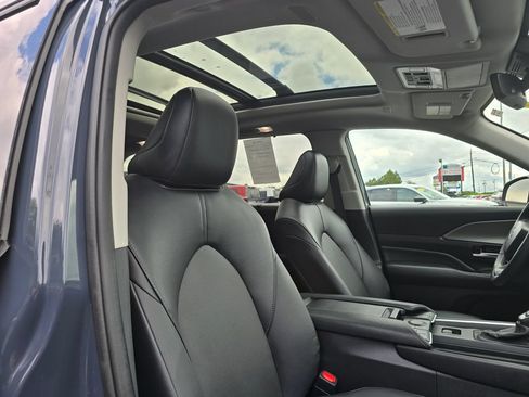 Certified 2024 Toyota Grand Highlander AWD image 12
