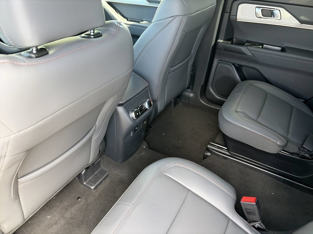 New 2027 Ford Explorer Active w/ Active Comfort Package RWD image 28
