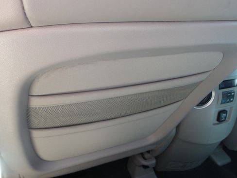 Used 2010 Honda Pilot Touring image 76