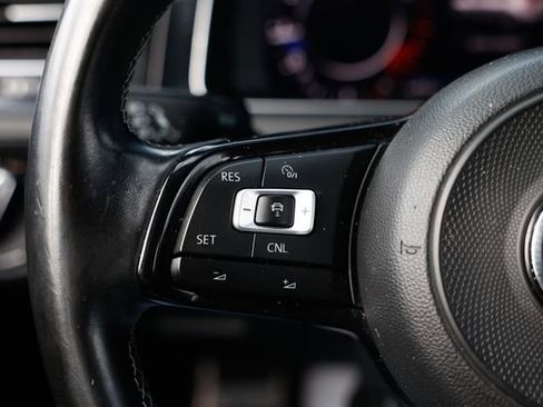 Used 2018 Volkswagen Golf R 4-Door image 30