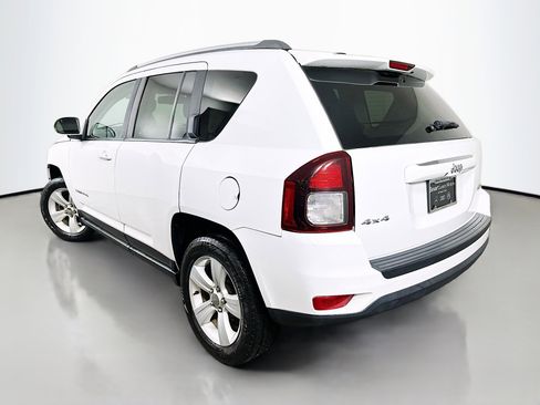 Used 2016 Jeep Compass Latitude AWD/4WD image 5