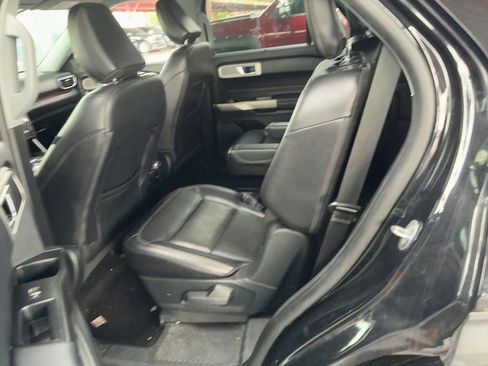 Used 2021 Ford Explorer Limited w/ Equipment Group 301A image 5