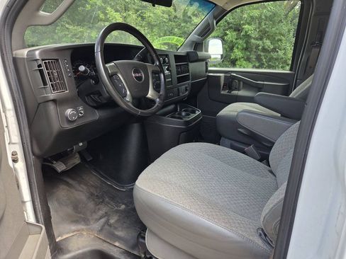 Used 2019 GMC Savana 2500 RWD image 10