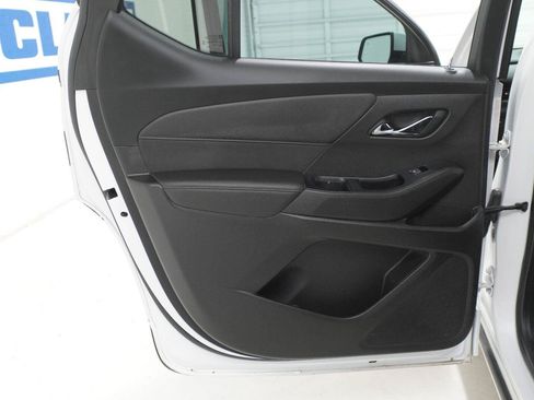 Used 2023 Chevrolet Traverse High Country FWD image 36