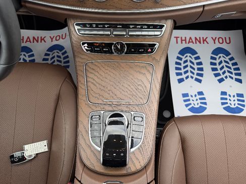 Used 2019 Mercedes-Benz E 300 4MATIC image 28