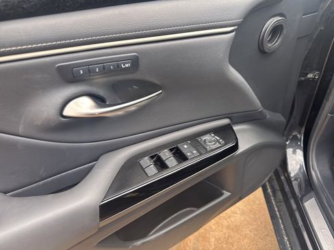 Used 2022 Lexus ES 350 w/ Premium Package image 4