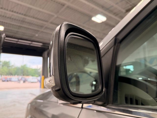 Used 2015 Chrysler Town & Country Touring-L w/ Driver Convenience Group FWD image 15
