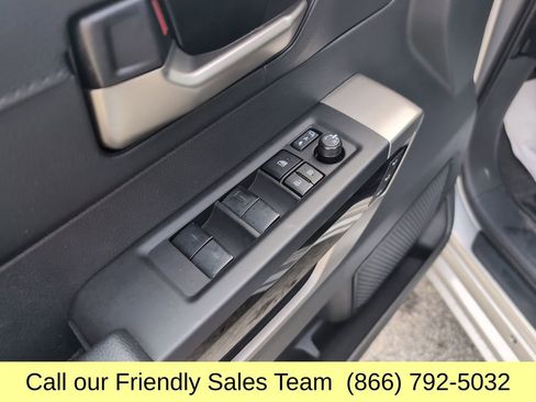 Used 2025 Toyota Tundra Limited AWD/4WD image 13