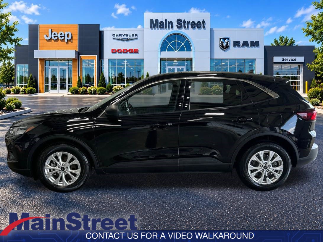 Used 2023 Ford Escape Active FWD image 2