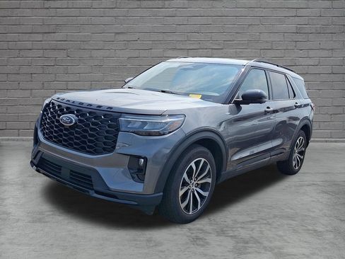 Used 2025 Ford Explorer ST-Line AWD/4WD image 4