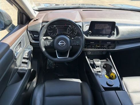 Used 2023 Nissan Rogue SV w/ SV Premium B Package image 10