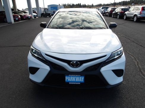 Used 2019 Toyota Camry SE FWD image 8