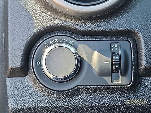 Used 2016 Chevrolet Trax LT image 21