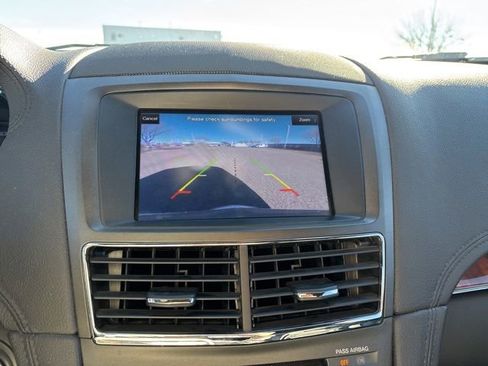 Used 2013 Lincoln MKT Limo image 17