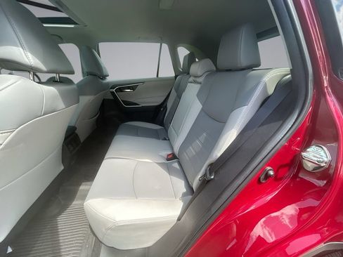 Used 2022 Toyota RAV4 XLE Premium FWD image 29
