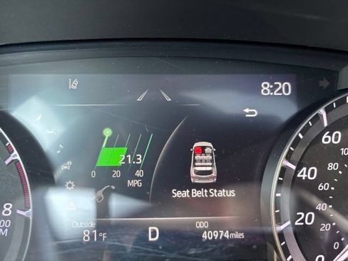 Used 2021 Toyota Highlander XLE AWD/4WD image 11