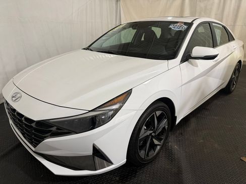 Certified 2023 Hyundai Elantra Limited image 6