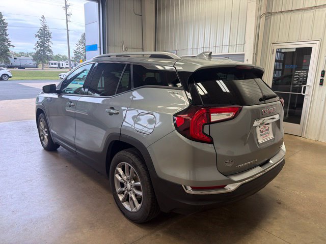 Used 2024 GMC Terrain SLT AWD/4WD image 7