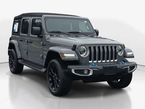 Used 2023 Jeep Wrangler Unlimited Sahara image 2
