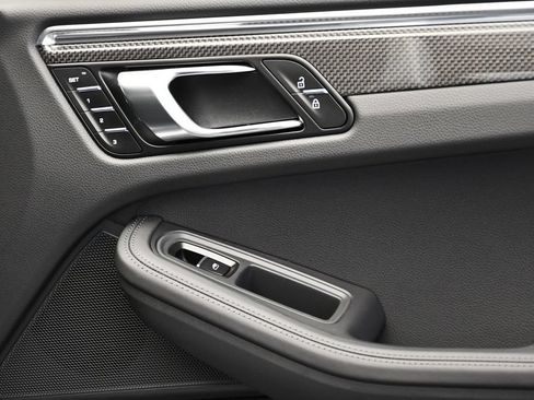 Certified 2026 Porsche Macan Turbo AWD/4WD image 48