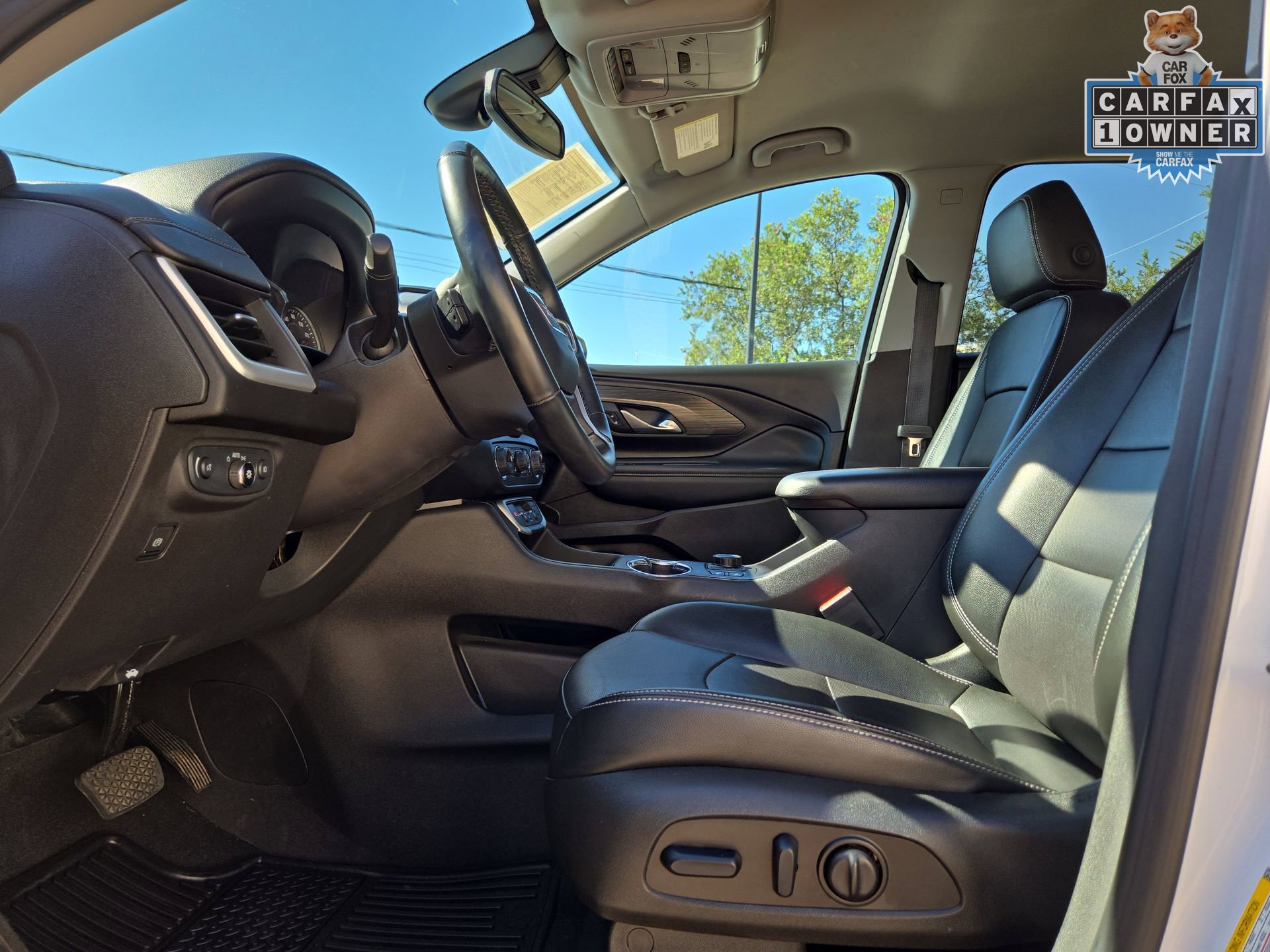 Used 2024 GMC Terrain SLT AWD/4WD image 16