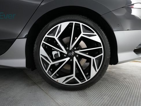 Used 2023 Hyundai Ioniq 6 Limited image 19