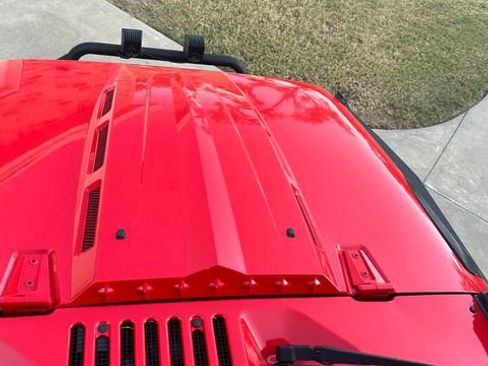 Used 2018 Jeep Wrangler Rubicon w/ Cold Weather Group AWD/4WD image 4