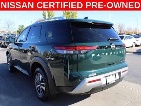 Used 2024 Nissan Pathfinder SL w/ Lighting Package (N92) image 5
