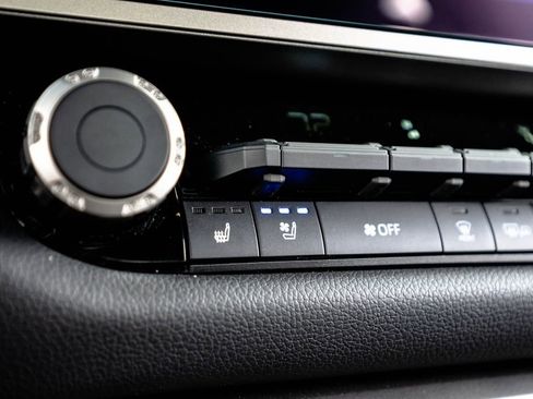 New 2026 Toyota Tundra Limited AWD/4WD image 25