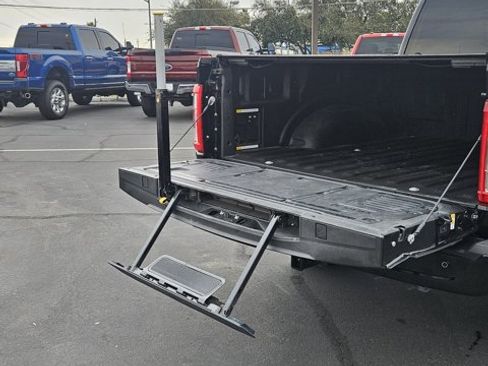 Certified 2022 Ford F150 Platinum w/ Equipment Group 701A High image 10