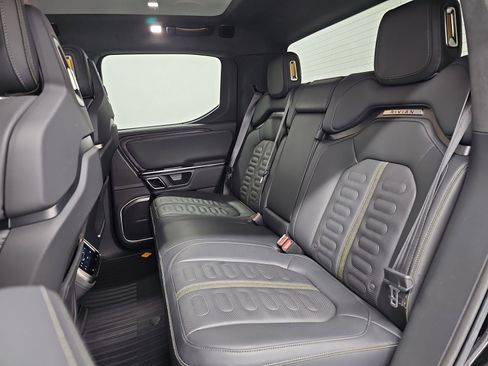 Used 2022 Rivian R1T Adventure image 21