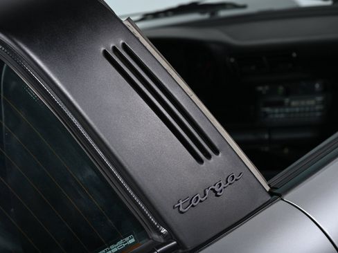 Used 1988 Porsche 911 Carrera RWD image 7
