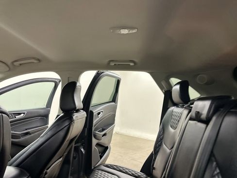 Used 2024 Ford Edge Titanium image 28
