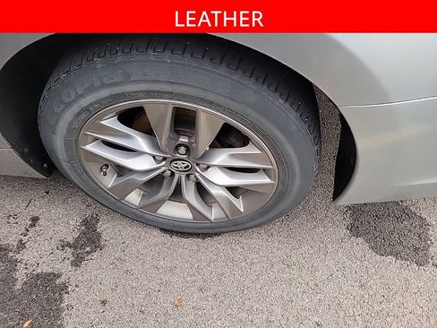Used 2019 Toyota Avalon XLE w/ Moonroof Package FWD image 5