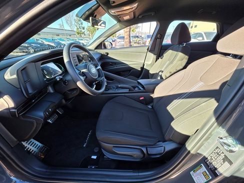 Certified 2025 Hyundai Elantra Sport image 12