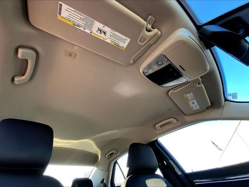 Used 2021 Chrysler 300 Touring image 13