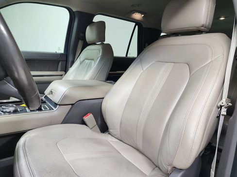 Used 2018 Ford Expedition Max Limited RWD image 10