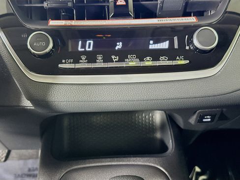 Used 2025 Toyota Corolla LE FWD image 22