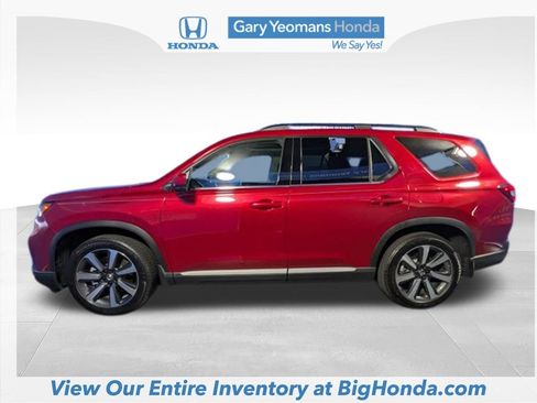 Used 2025 Honda Pilot Touring image 9
