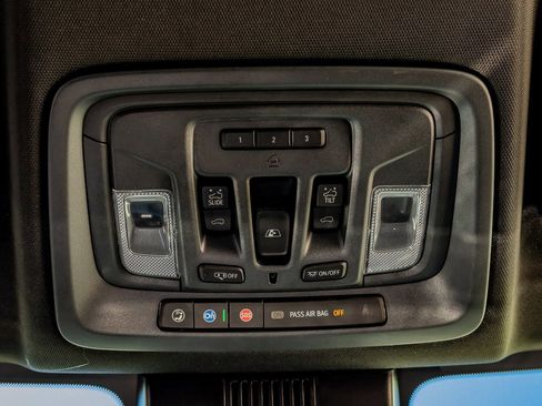 Used 2025 Chevrolet Silverado 2500 High Country w/ High Country Premium Package image 27