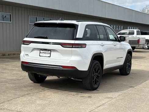 New 2026 Jeep Grand Cherokee Altitude AWD/4WD image 3