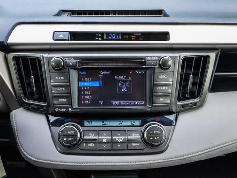 Used 2014 Toyota RAV4 XLE w/ Preferred Accessory Package AWD/4WD image 23