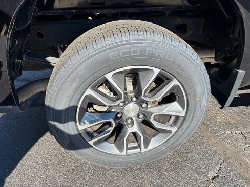 Used 2023 Chevrolet Silverado 1500 LT AWD/4WD image 10