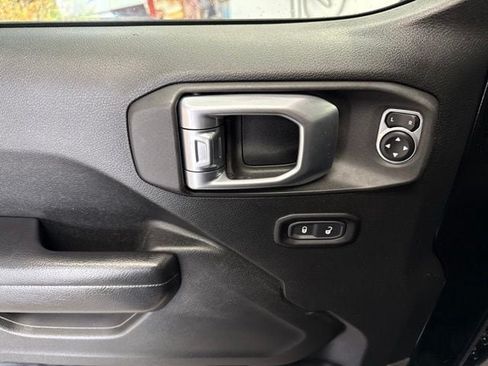 Used 2020 Jeep Wrangler Sport AWD/4WD image 22