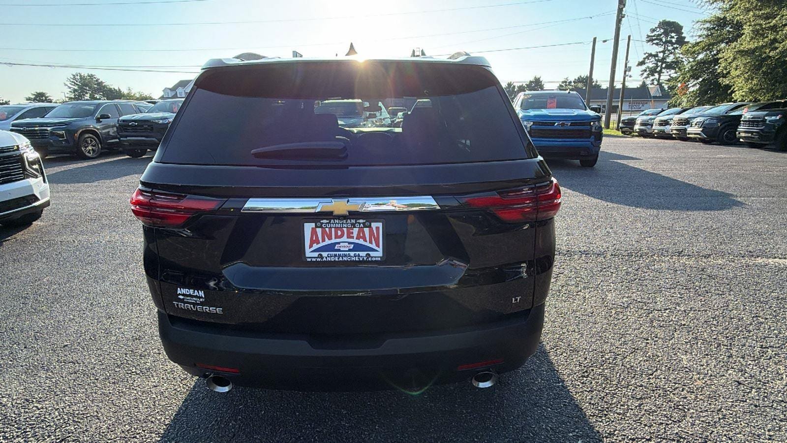 Used 2023 Chevrolet Traverse LT FWD image 9