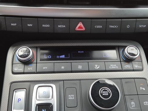 Used 2025 Hyundai Palisade SEL FWD image 32