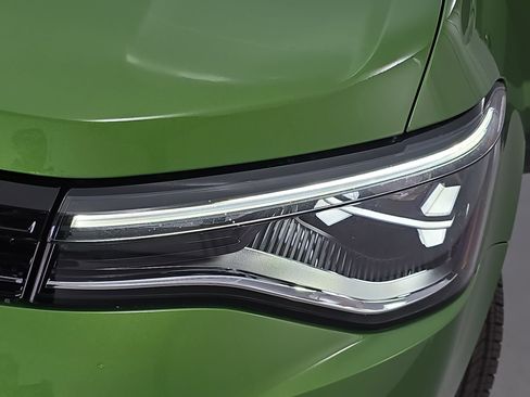 New 2026 Volkswagen Taos SE FWD image 31