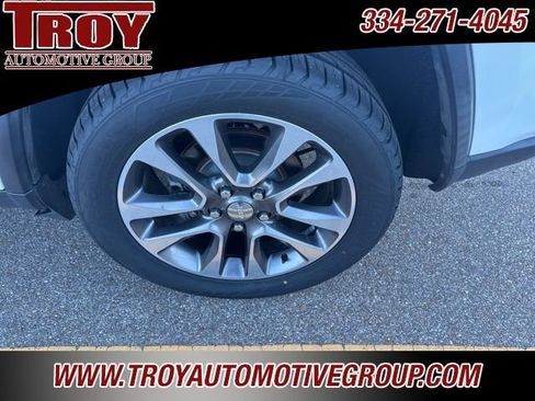 Used 2018 Jeep Grand Cherokee Limited w/ Luxury Group II image 9